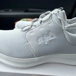 RYKA - WOMENS SLIP ON SNEAKERS NEW IN BOX -Size 6 Gray